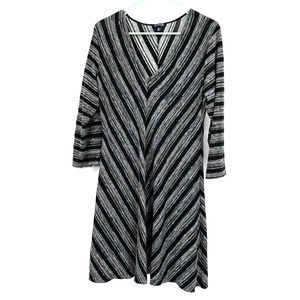 Max Edition size Medium petite‎ mp black white striped long sleeve dress